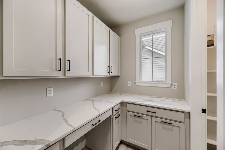 21831 East Tansy - Butler's Pantry