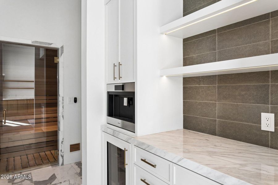 37-web-or-mls-6610-n-mountain-view-rd