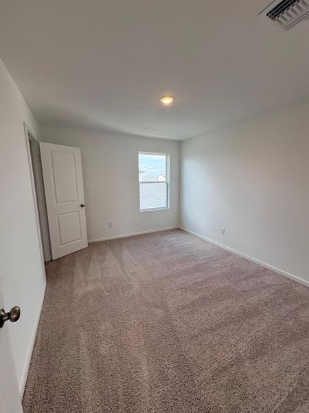 Spacious, unfurnished interior of a new home in Stokesbury, Waller (Image 14).