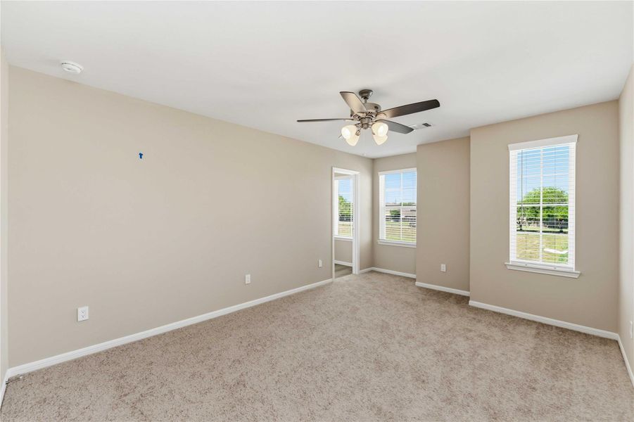 Spacious, unfurnished interior of a new home in , Houston (Image 25).