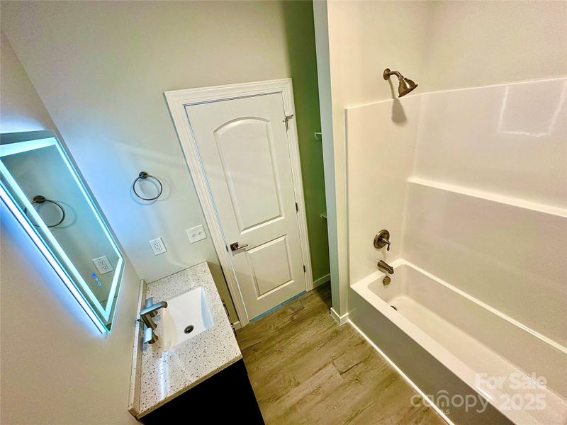 Image 28 of a home in .