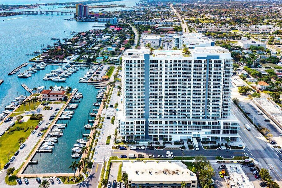 038-220LakeShoreDrive-1415-LakePark-FL-3