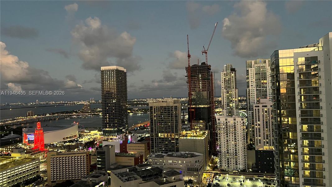 Condo located in Miami, FL showcasing its design and architecture (Image 30).