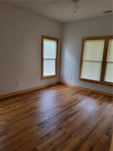 Spacious, unfurnished interior of a new home in , Atlanta (Image 9).