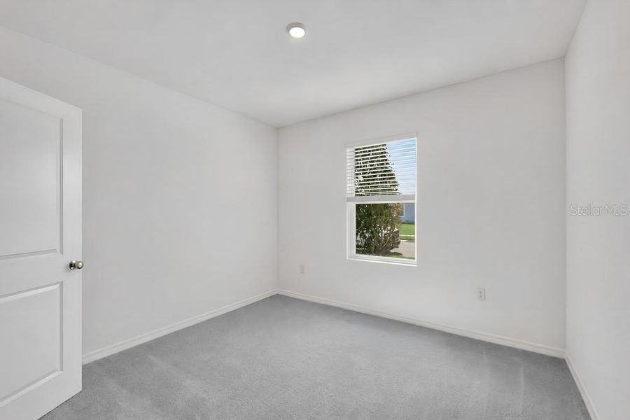 Spacious, unfurnished interior of a new home in Waterstone, Groveland (Image 12).
