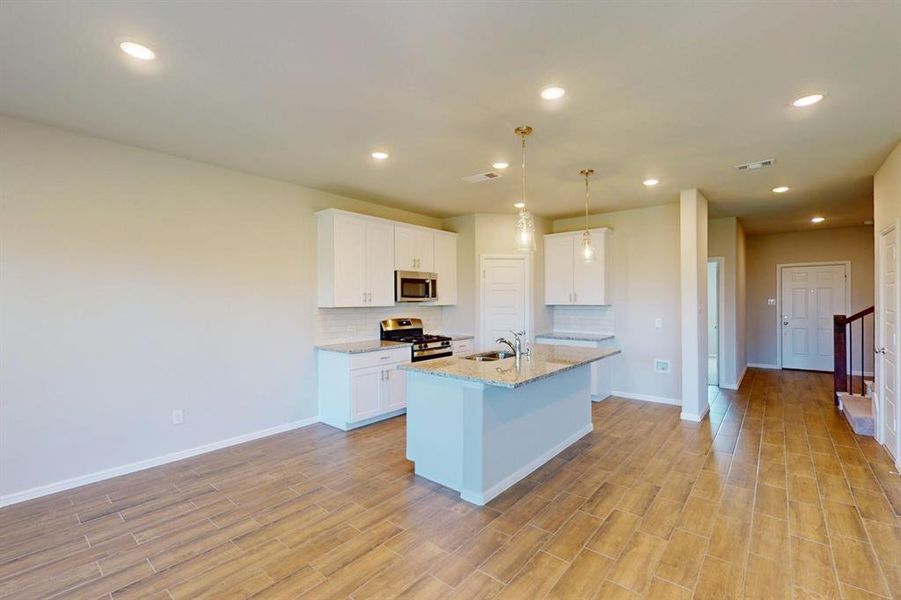 Image 42 of a home in Sanderos. Image 42 of a home in Sanderos.