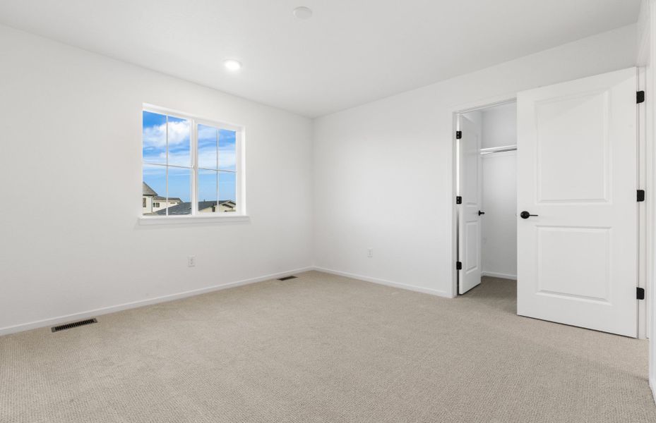 Spacious, unfurnished interior of a new home in Harvest Crossing, Aurora (Image 19). Spacious, unfurnished interior of a new home in Harvest Crossing, Aurora (Image 19).