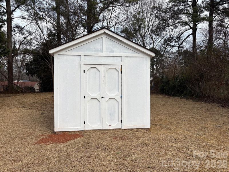Exterior details and patio area of a home in , Bessemer City (Image 14).