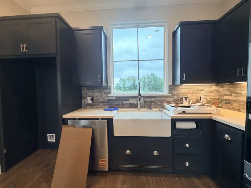 Furnished interior view inside a new home in Oak Water Ranch, Granbury (Image 8).