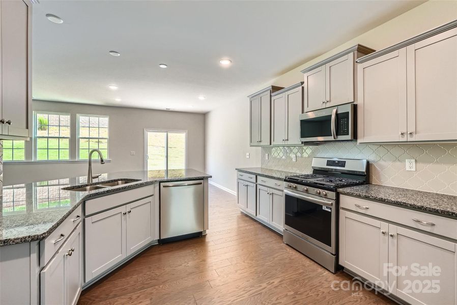 Kitchen (example) Kitchen (example)