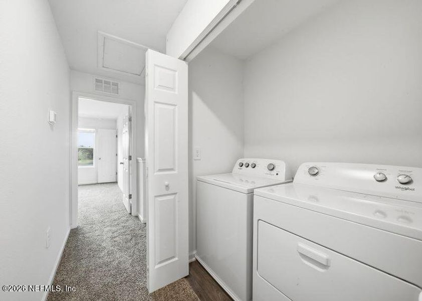 Furnished interior view inside a new home in , Middleburg (Image 10).