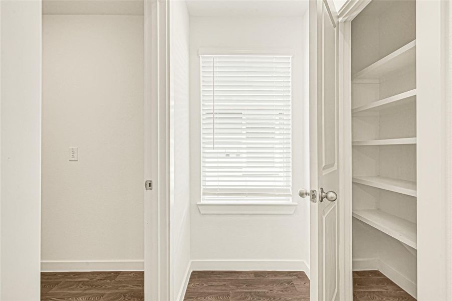 Spacious, unfurnished interior of a new home in Holly Ridge, Rosenberg (Image 28).