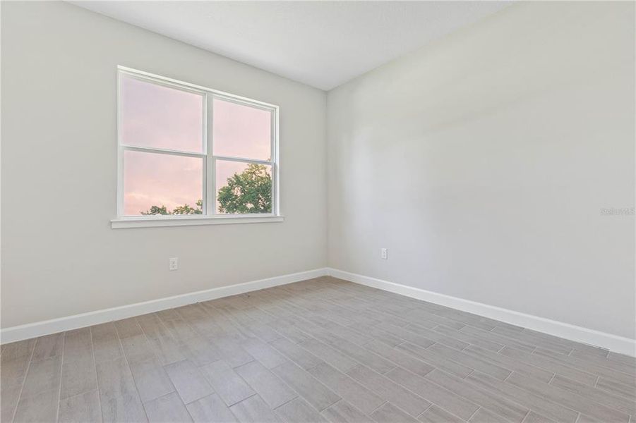 Spacious, unfurnished interior of a new home in , Cape Coral (Image 19).