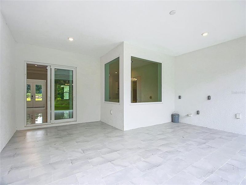 Spacious, unfurnished interior of a new home in , Plant City (Image 30).