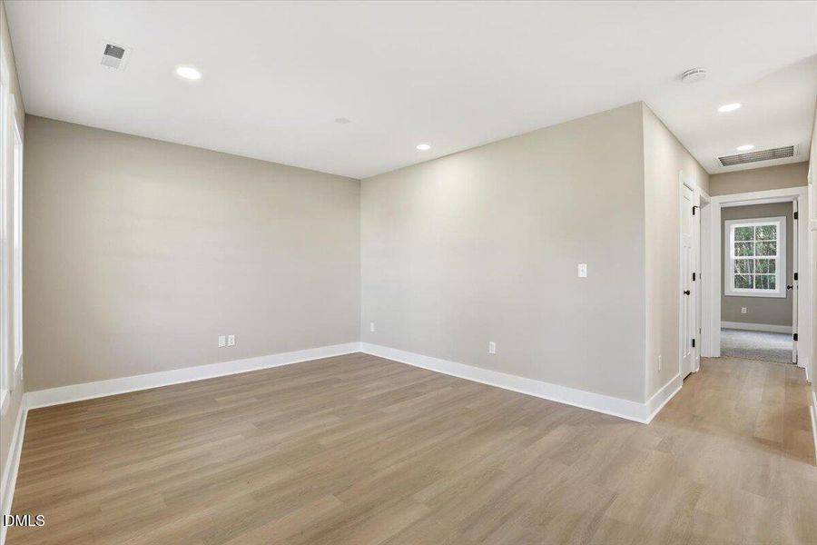 25-215 N Lumber St-25