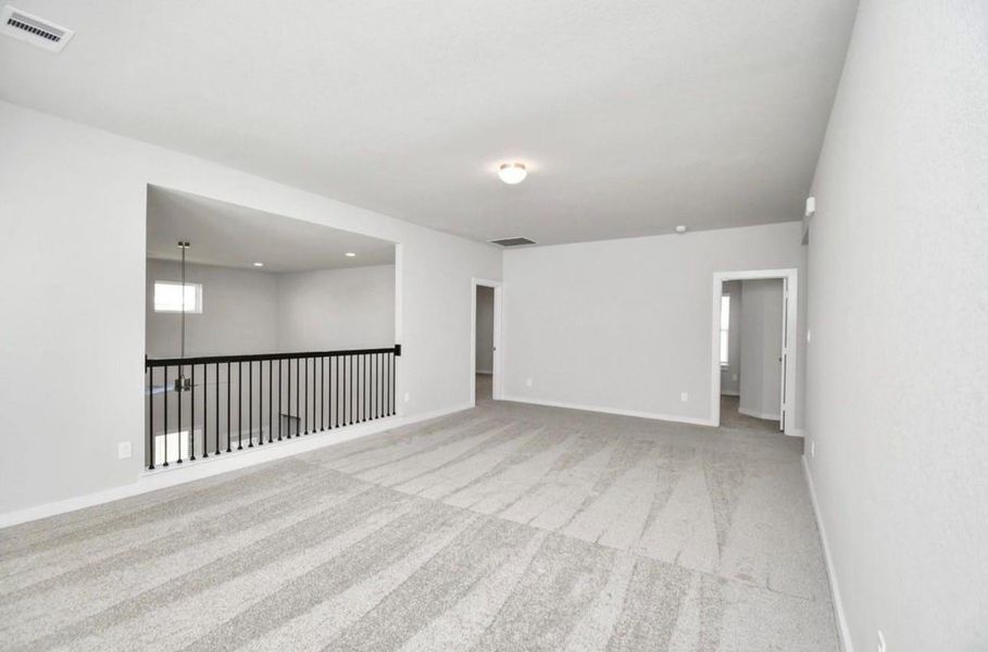 Spacious, unfurnished interior of a new home in Telge Ranch, Cypress (Image 26).