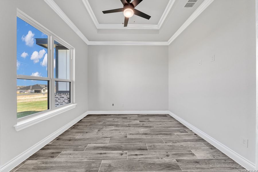 Spacious, unfurnished interior of a new home in , La Vernia (Image 43).