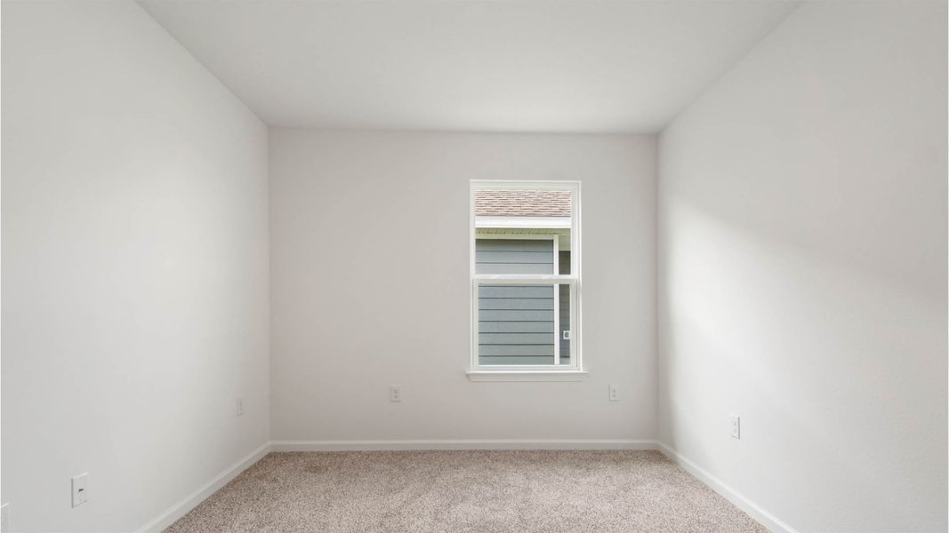 Spacious, unfurnished interior of a new home in Sunny Hills, Chipley (Image 25).