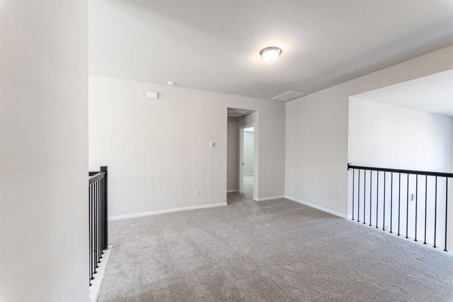 Spacious, unfurnished interior of a new home in Lago Mar, Texas City (Image 22).