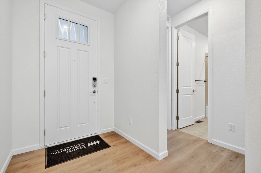 Spacious, unfurnished interior of a new home in Trailstone, Arvada (Image 13). Spacious, unfurnished interior of a new home in Trailstone, Arvada (Image 13).
