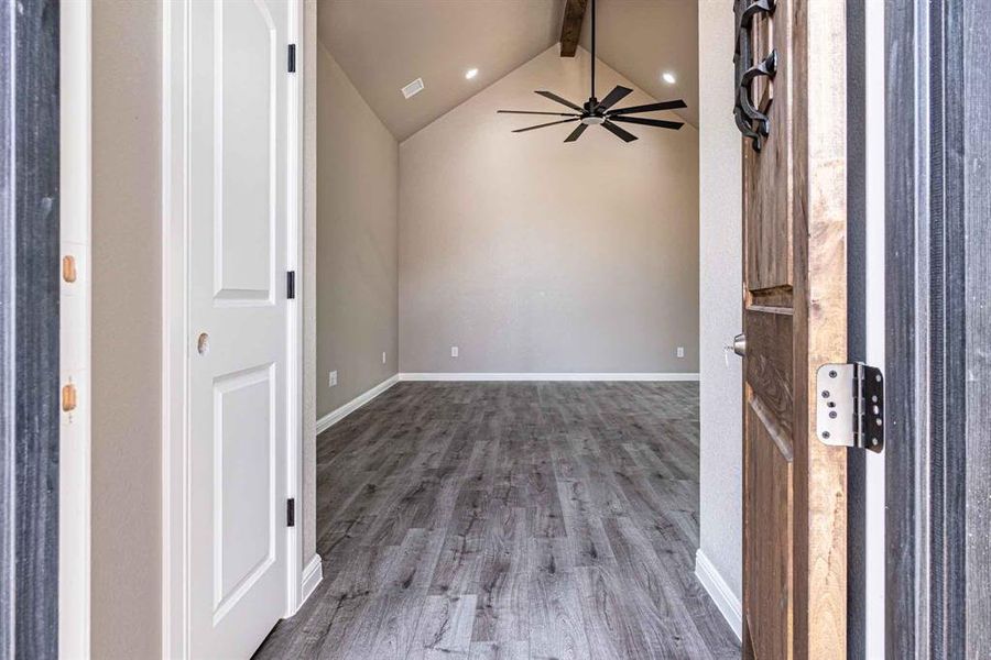 Spacious, unfurnished interior of a new home in , Granbury (Image 21). Spacious, unfurnished interior of a new home in , Granbury (Image 21).
