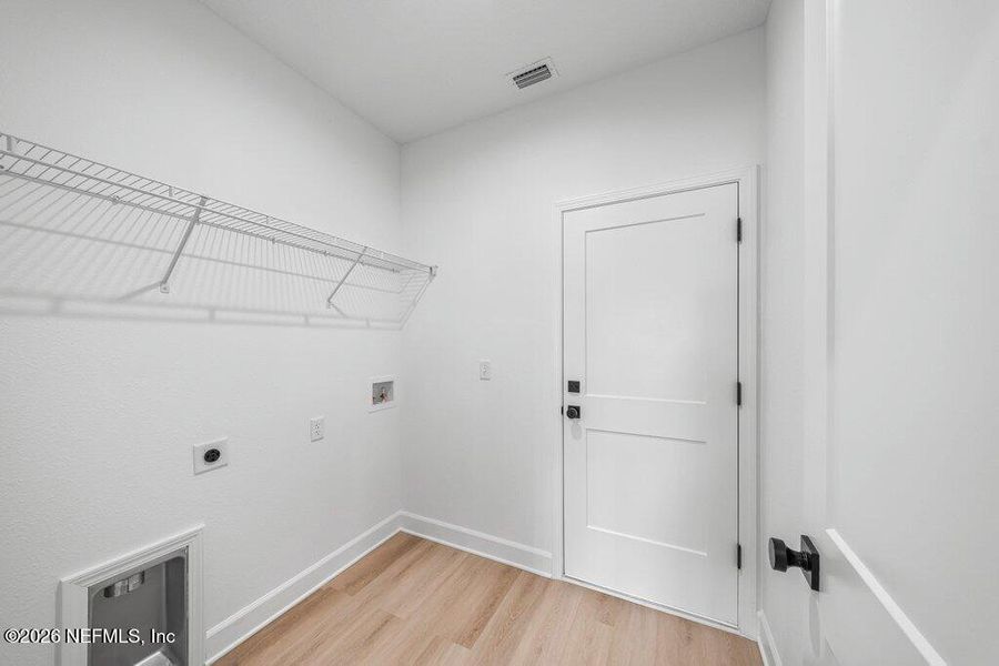 Spacious, unfurnished interior of a new home in , Sanderson (Image 35).