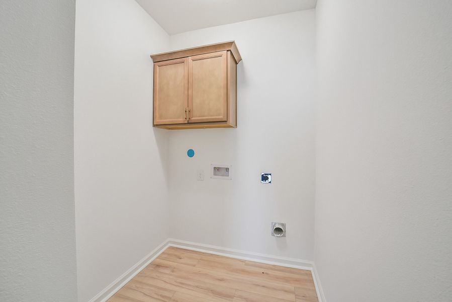 Spacious, unfurnished interior of a new home in Mostyn Springs, Magnolia (Image 30).
