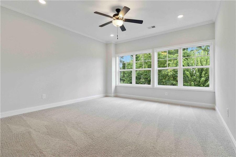 Spacious, unfurnished interior of a new home in Serenity, Hapeville (Image 9).