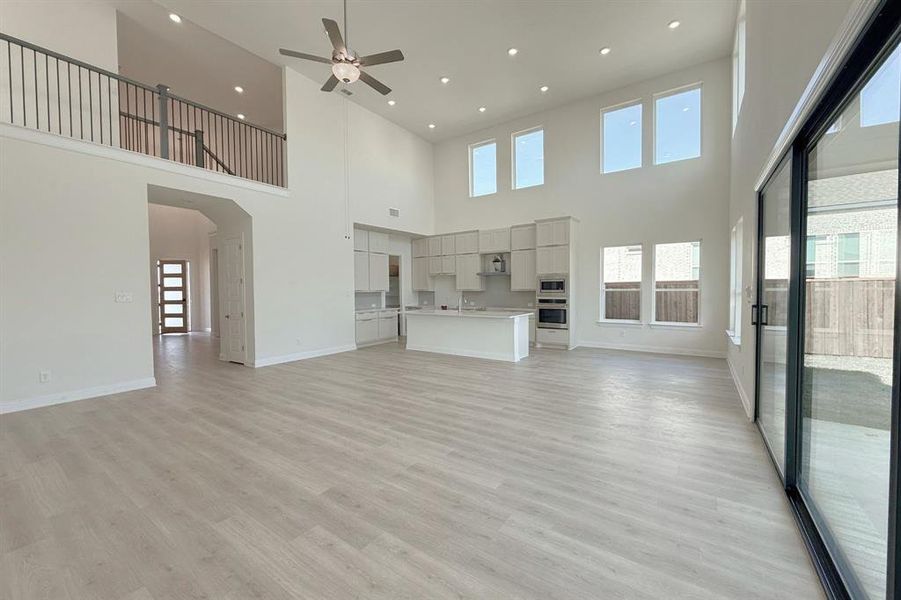 Spacious, unfurnished interior of a new home in Polo Ridge, Mesquite (Image 15).