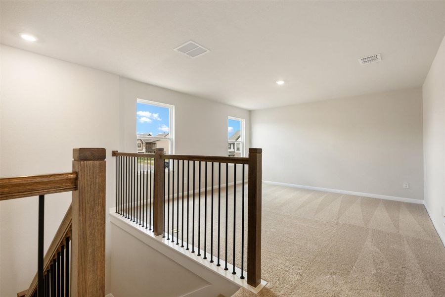 Spacious, unfurnished interior of a new home in Patterson Ranch, Georgetown (Image 9).