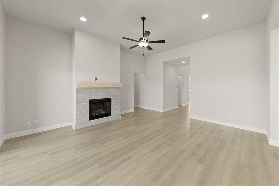 Spacious, unfurnished interior of a new home in , Rockwall (Image 25).