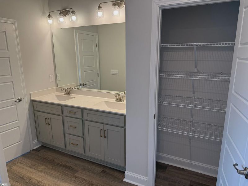 Furnished interior view inside a new home in Bracken Woods, Piedmont (Image 6).
