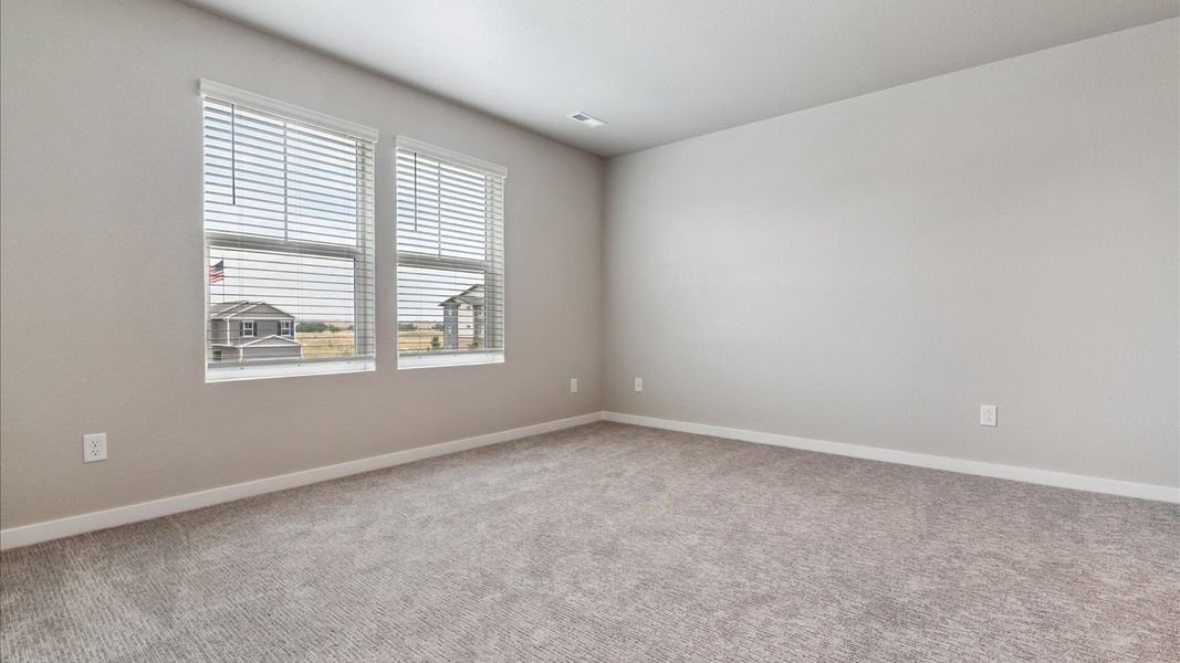 Spacious, unfurnished interior of a new home in Horizon Uptown, Aurora (Image 10).