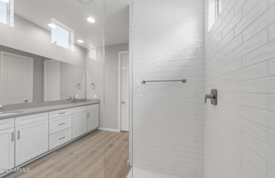 Owner's Bathroom Owner's Bathroom