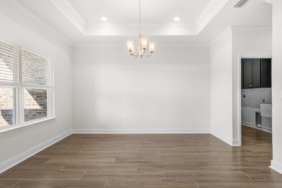 Spacious, unfurnished interior of a new home in Lake Merial, Panama City (Image 25).