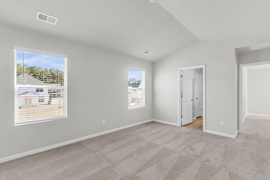 Spacious, unfurnished interior of a new home in Six Oaks, Summerville (Image 19).