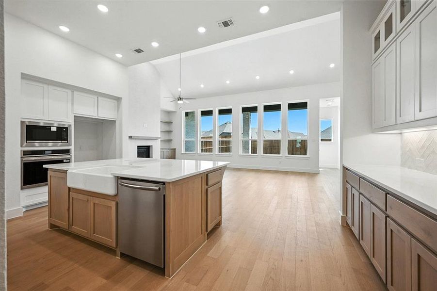 Furnished interior view inside a new home in Thompson Farms: 60ft. lots, Van Alstyne (Image 8). Furnished interior view inside a new home in Thompson Farms: 60ft. lots, Van Alstyne (Image 8).