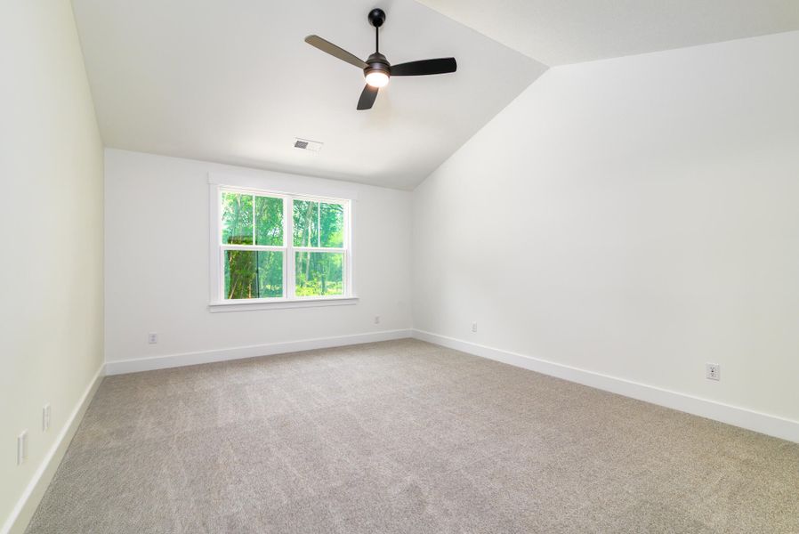 Spacious, unfurnished interior of a new home in , Charleston (Image 17).