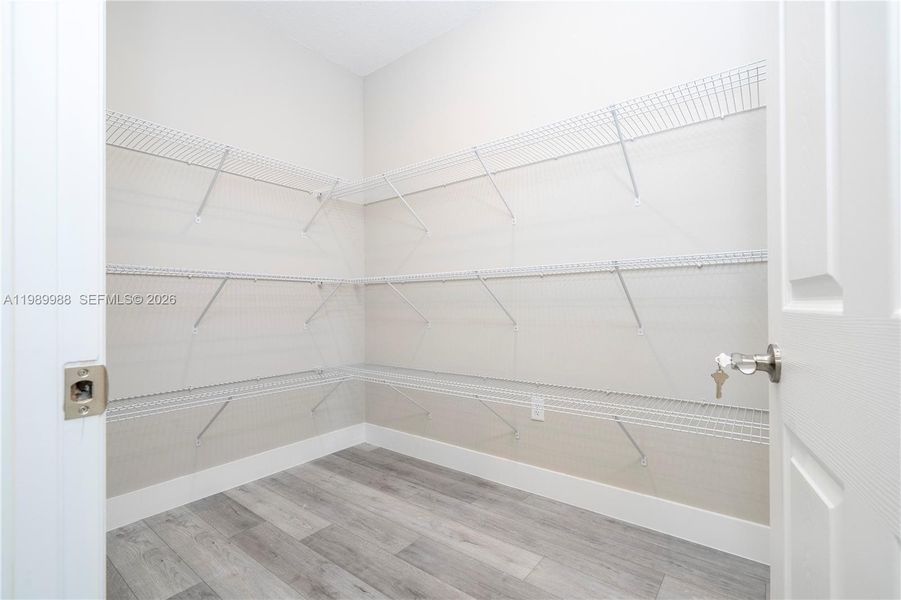 Spacious, unfurnished interior of a new home in , Sebring (Image 48).