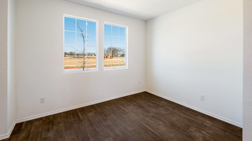 Spacious, unfurnished interior of a new home in Valverde, Bastrop (Image 9).