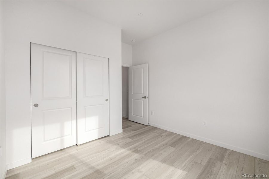 Spacious, unfurnished interior of a new home in Gateway Commons, Denver (Image 26).