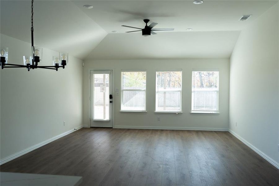 Spacious, unfurnished interior of a new home in , Dallas (Image 9).
