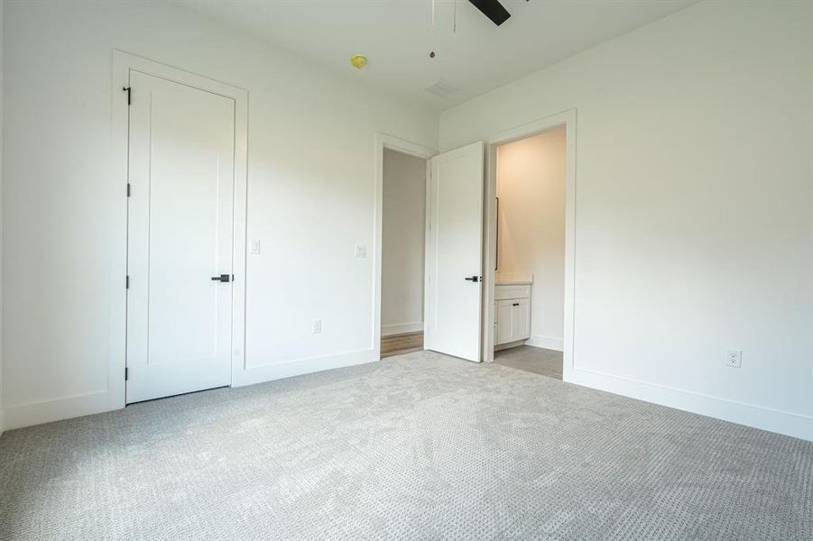 Spacious, unfurnished interior of a new home in , Granbury (Image 17). Spacious, unfurnished interior of a new home in , Granbury (Image 17).