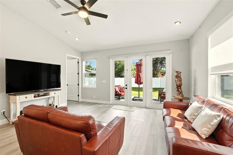 Furnished interior view inside a new home in , Orlando (Image 24).