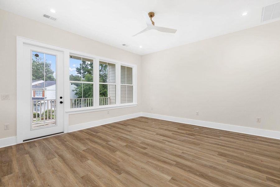 Spacious, unfurnished interior of a new home in , Mount Pleasant (Image 19).