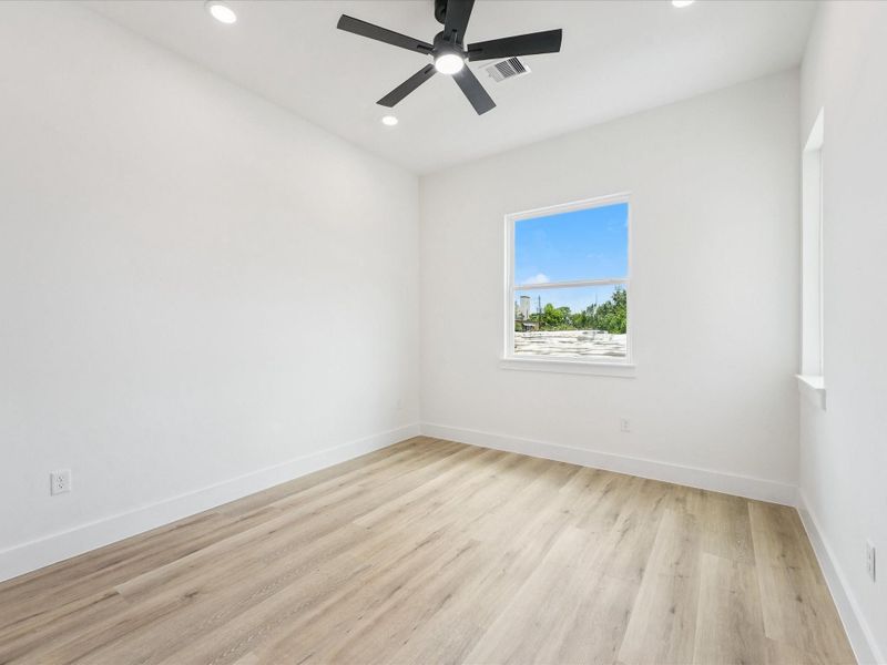 Spacious, unfurnished interior of a new home in , Houston (Image 21).