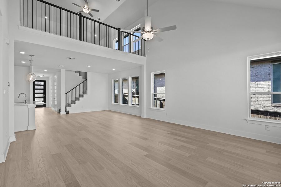 Spacious, unfurnished interior of a new home in Mayfair 50', New Braunfels (Image 28).