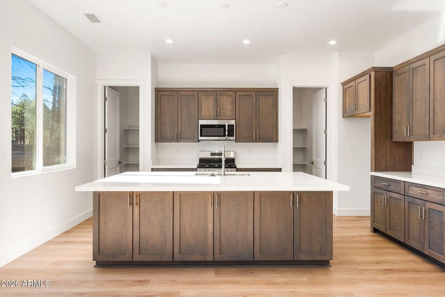 e2d62c37-0028-4d5b-8268-329d0d3b2594