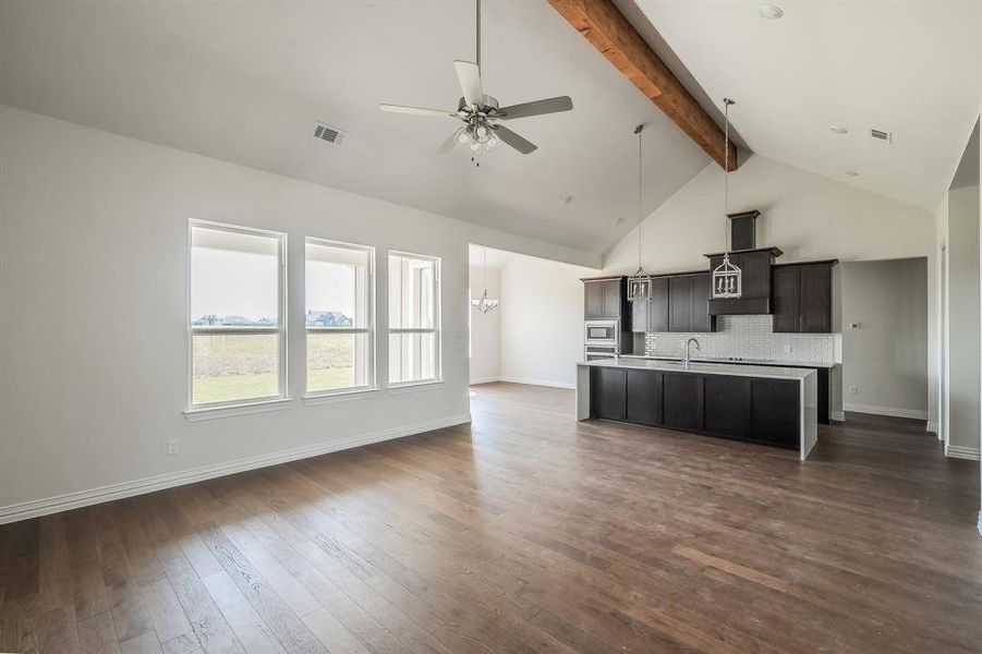 Spacious, unfurnished interior of a new home in Matthews Farms, Venus (Image 28). Spacious, unfurnished interior of a new home in Matthews Farms, Venus (Image 28).