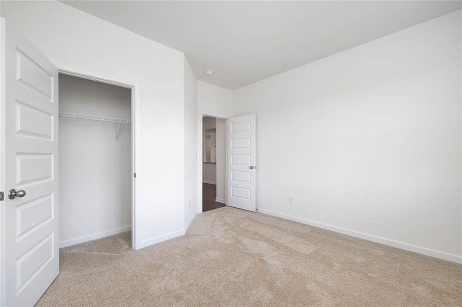 Spacious, unfurnished interior of a new home in Evergreen Crossing, Locust Grove (Image 28).